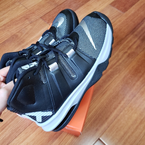 New Nike Kids Air Max Charge Sneakers 5Y - Picture 6 of 12